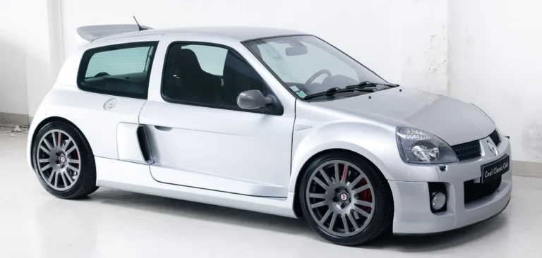 Renault Clio V6